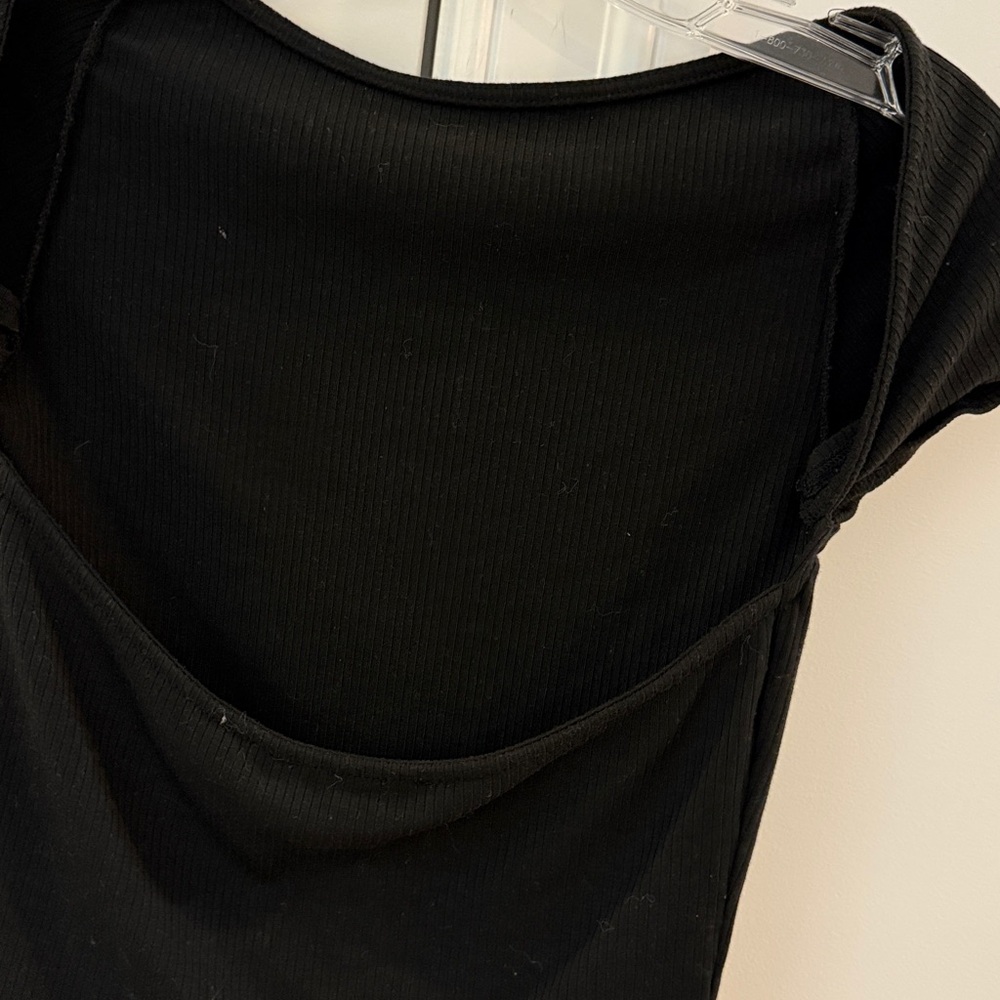 Urban Outfitters Black tee with low back. - Picture 3 of 5